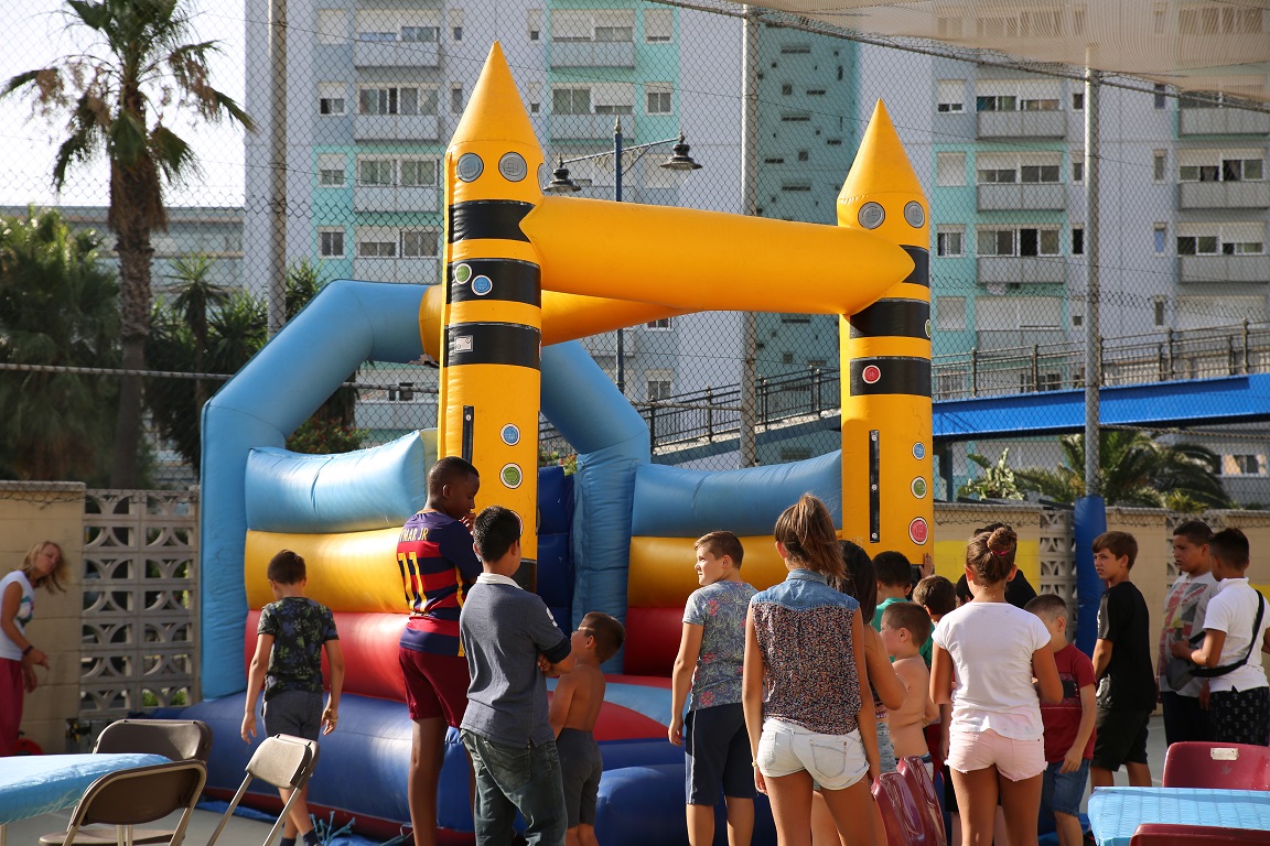 The Community enjoy the Laguna Youth Club barbeque